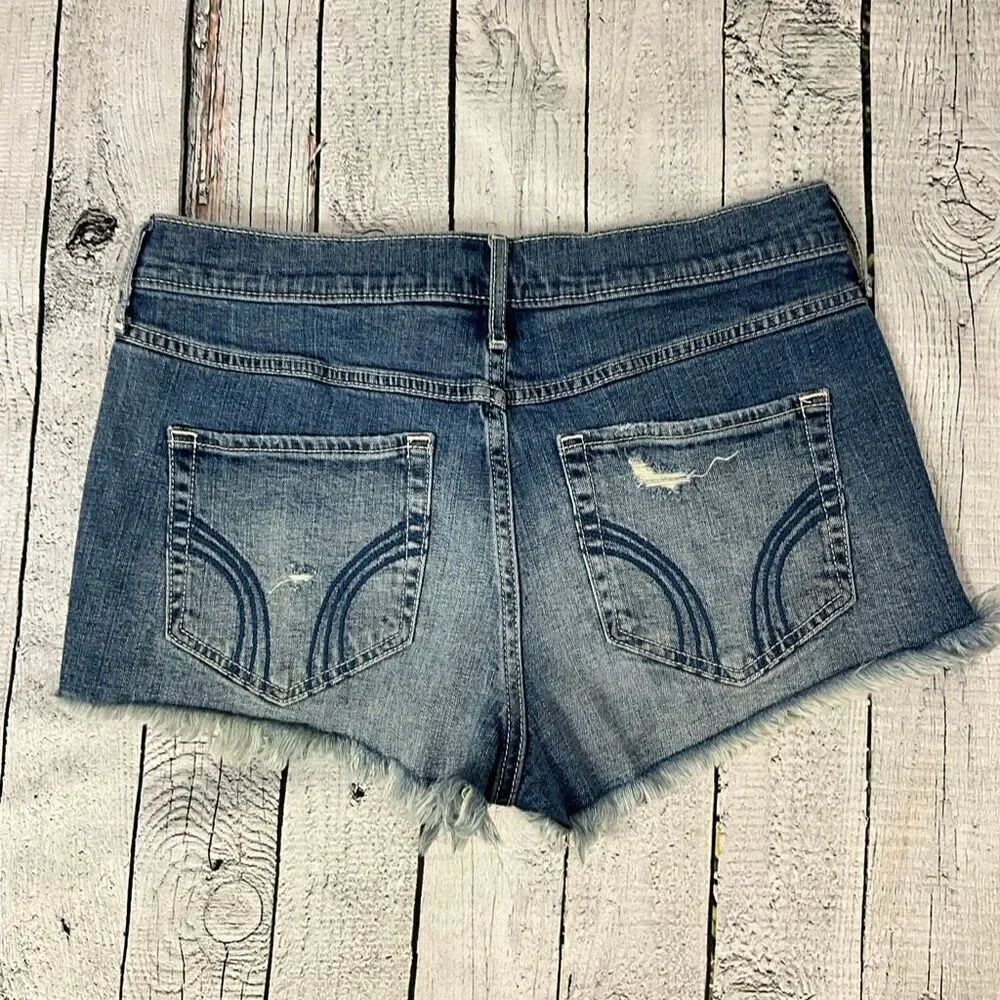 HOLLISTER Embroidered Jean Shorts - Picture 3 of 5